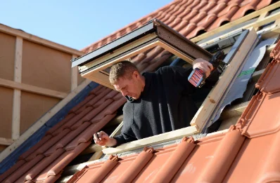 Pose de fenêtres de toit Velux à Rimling